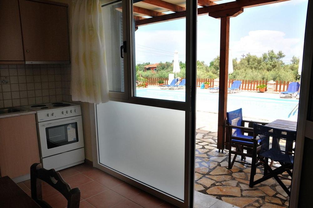 Ithaki Holidays Frínion Kamer foto